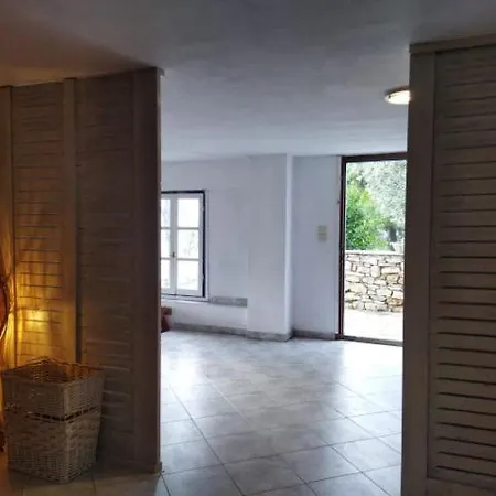 Falcon View Apartment *